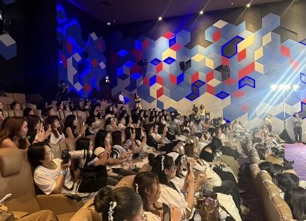 ภาพหน้างาน Fan Meet Series มุมที่ 2