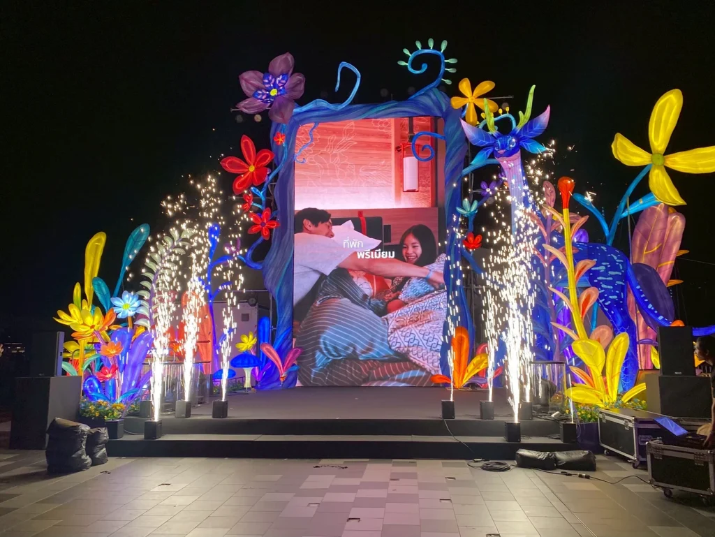 ไฟเอฟเฟกต์ประกอบการแสดงในงาน Yuyuan Lantern Festival 2025 ที่ ICONSIAM